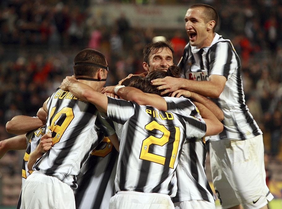 © italyphotopress  | STAGIONE 11/12, SITUAZIONE ALLA 36° GIORNATA:JUVENTUS 78MILAN 77SCUDETTO ALLA JUVENTUS
