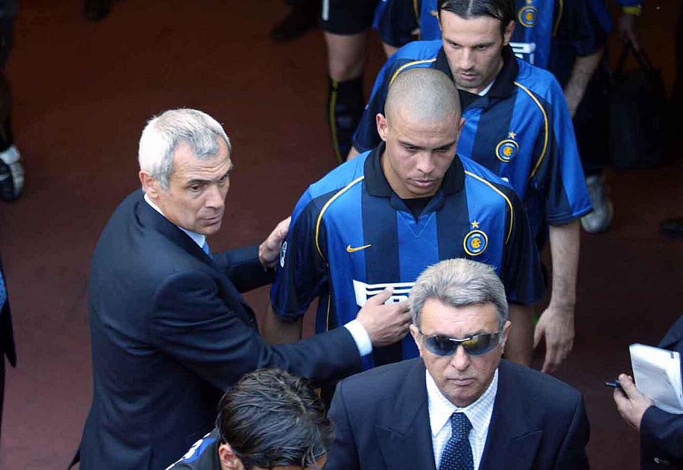 © italyphotopress | Nel famoso 5 maggio 2002 si consuma il sorpasso della Juventus, che vince a Udine, sull'Inter, che cade a Roma contro la Lazio. Anche in questo caso Antonio Conte sta con i vincitori: il salentino al tempo era ancora un calciatore bianconero