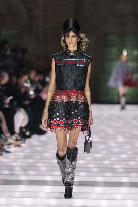 © IPA  | Louis Vuitton Cruise 2026: i best look della sfilata ad Avignone