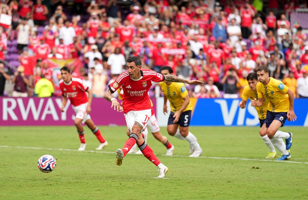 © afp  | Benfica e Auckland City all'ingresso all'Exploria Stadium di Orlando 