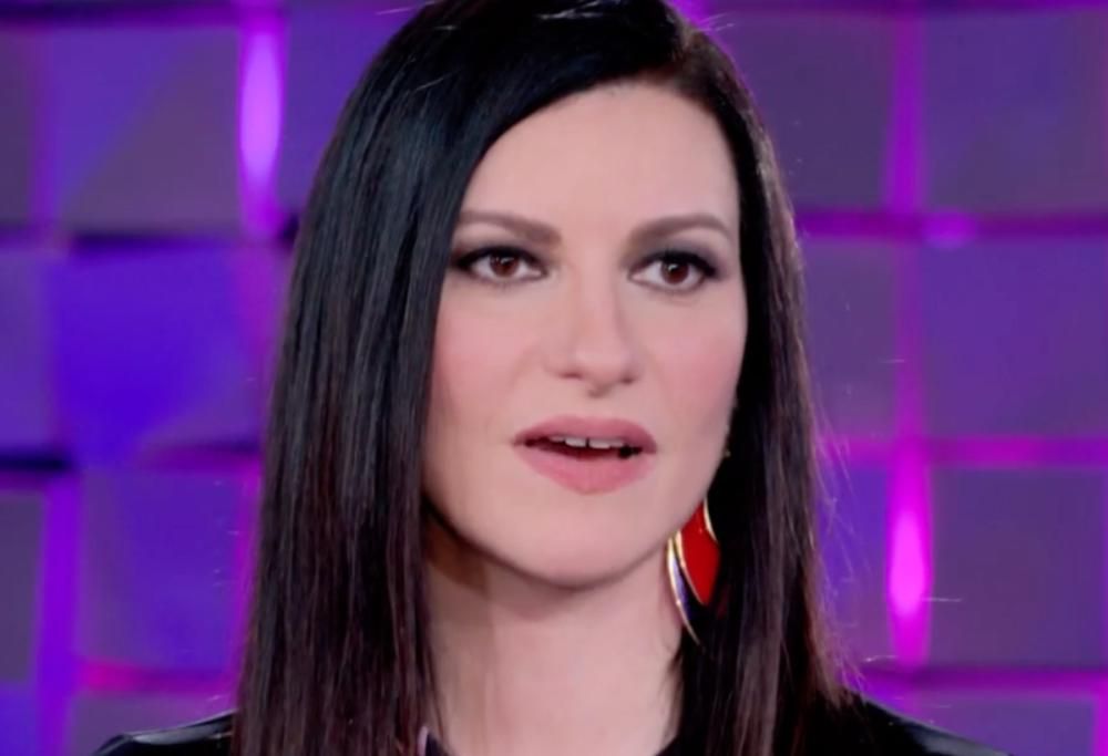 Laura Pausini, stop ai social: “Mi sono spaventata dall’odio online”