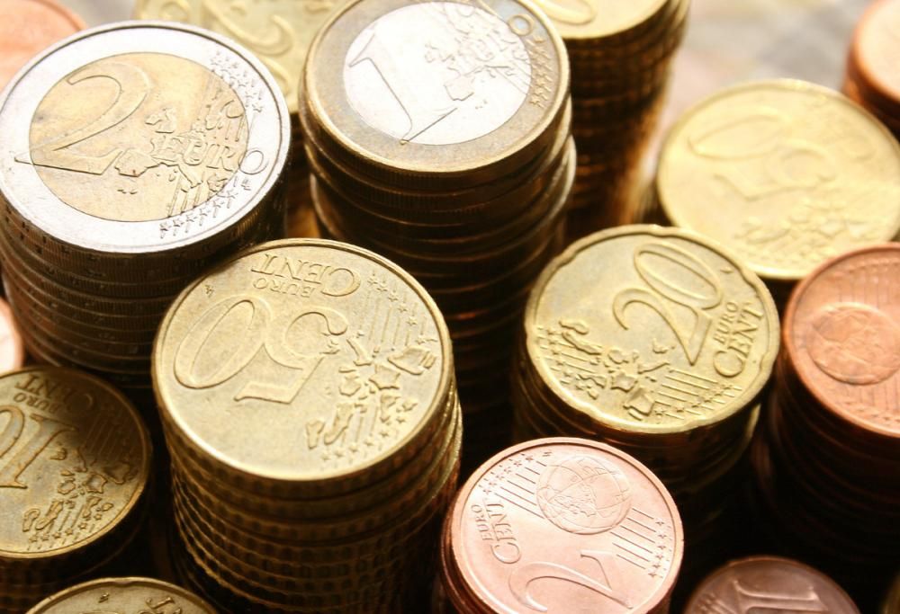 Si vendica dei genitori in debito: “Hanno speso tutto per lei”