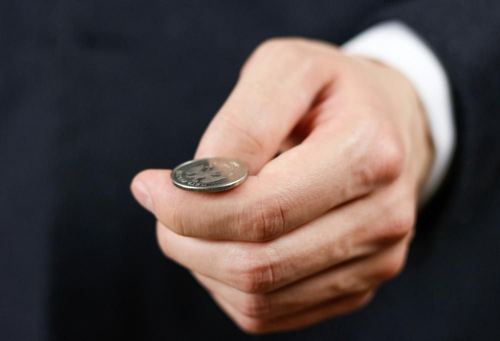 Rapina da 250.000 €: un airtag era nascosto in una moneta da 2 euro