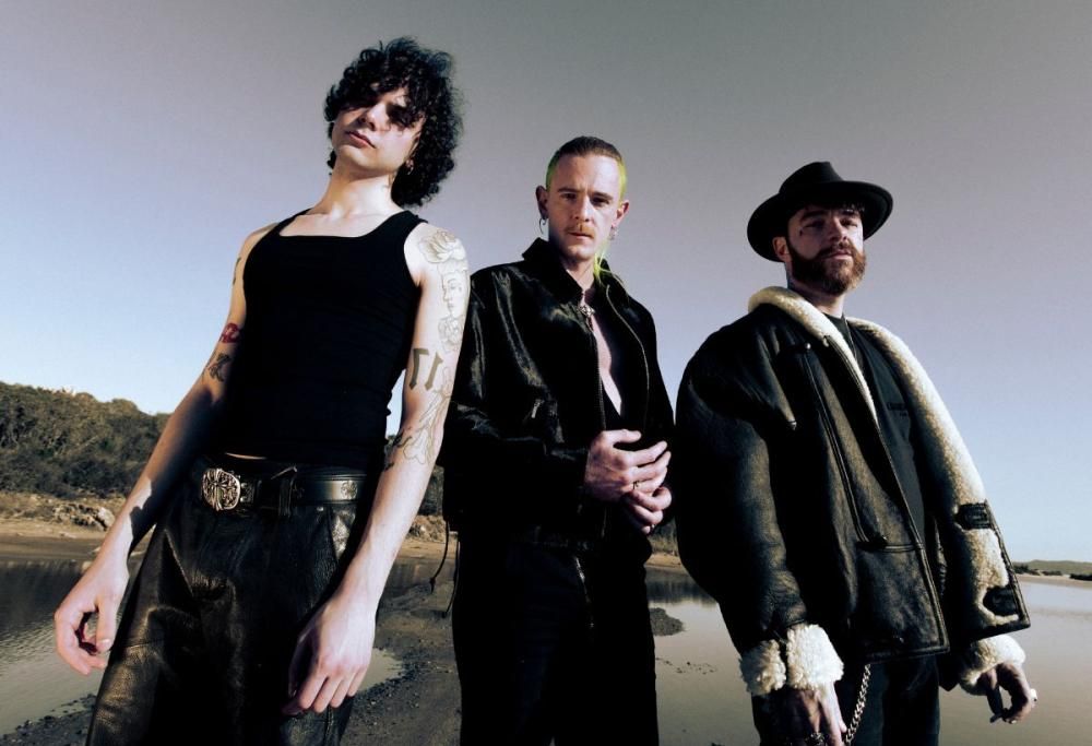 Mace annuncia “Non Mi Riconosco ≠” con Salmo e centomilacarie