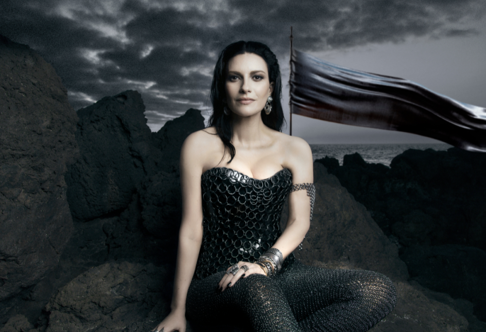 Laura Pausini annuncia il tour mondiale: in arrivo singolo e album