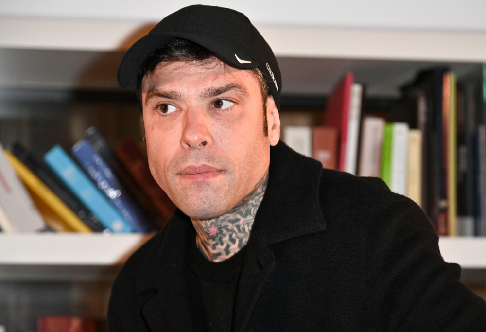 Fedez segue di nuovo Chiara Ferragni sui social: ecco cosa succede