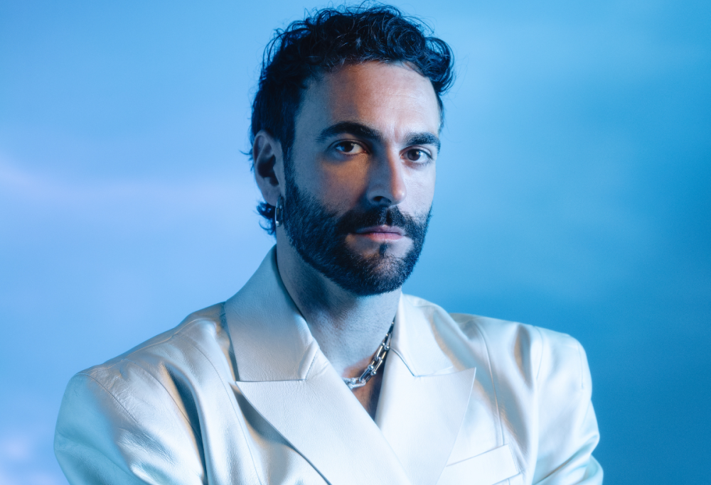 Marco Mengoni: esce “Mandare tutto all’aria” e annuncia il tour 2025