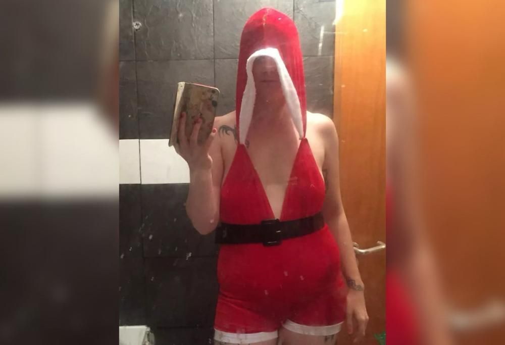 Compra un costume per Natale: il risultato non è quello sperato