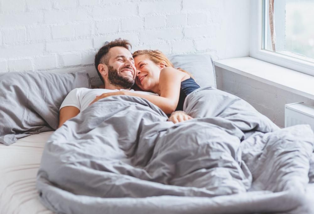 Il modo in cui dormi può influenzare il tuo modo di fare l’amore