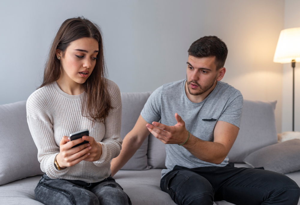 Ecco i segnali sottili che indicano un tradimento, secondo una escort