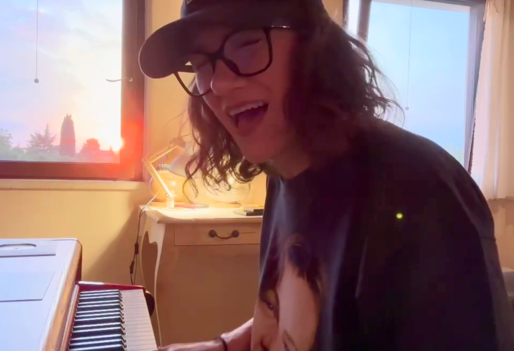 Elisa dice grazie ai suoi fan dedicando loro “Canzone per noi”