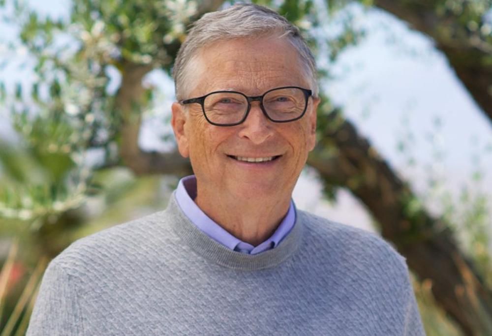 Bill Gates: “Con l’IA lavoreremo solo due giorni a settimana”