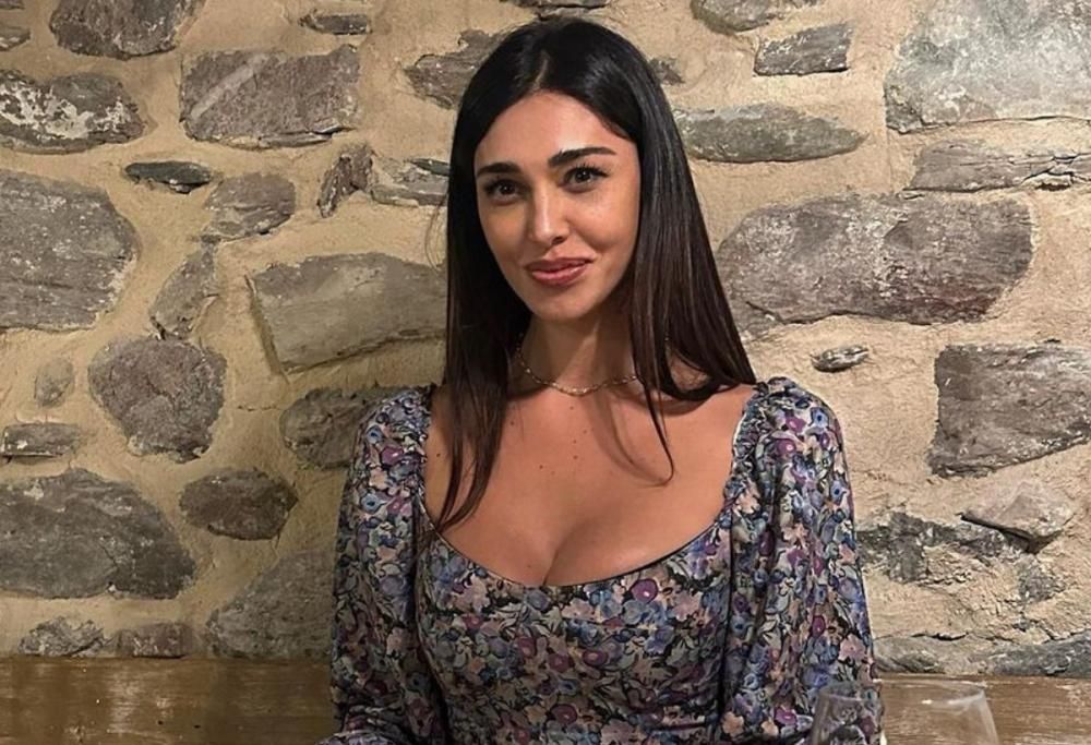 Belen, l’indiscrezione: “Sta male: troppi i tradimenti di De Martino”