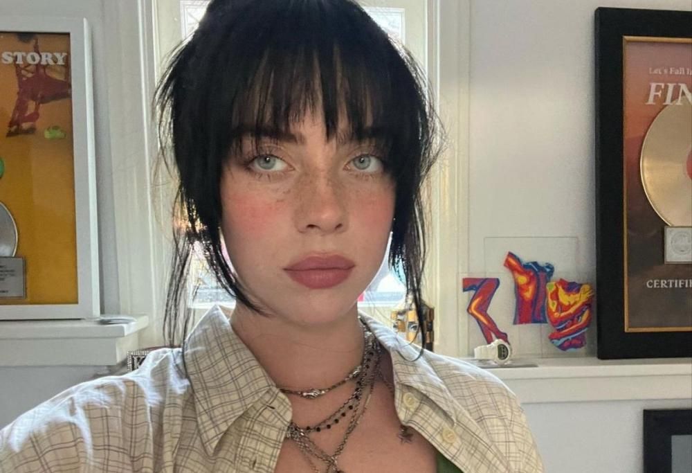 Billie Eilish ammette la sua fluidità: “Sono attratta dalle donne”