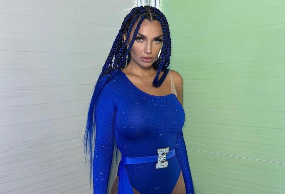 Elettra Lamborghini meno attiva sui social: “Sono in clinica detox”