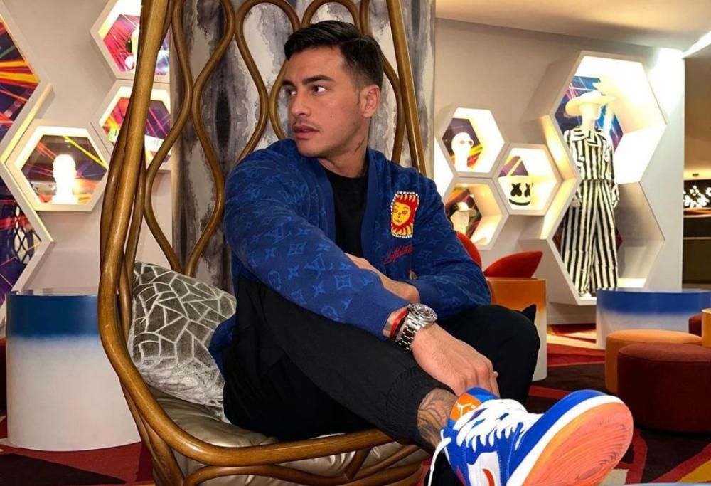Alessandro Basciano fugge dall’Italia: l’annuncio sui social