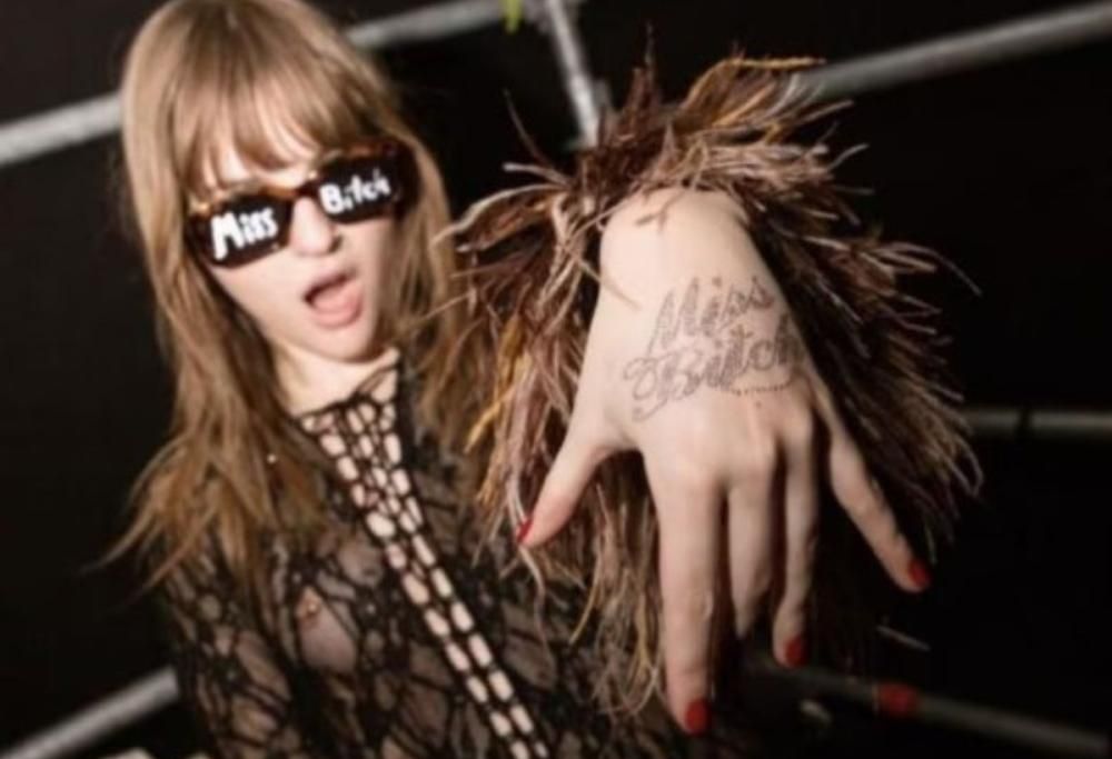 Måneskin: il nuovo tatuaggio anti-tabù di Victoria