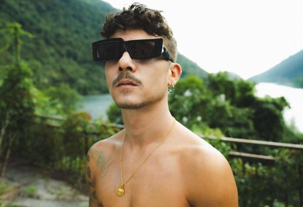 Il rapper Moreno fa il suo ritorno sulla scena musicale con “Karma”