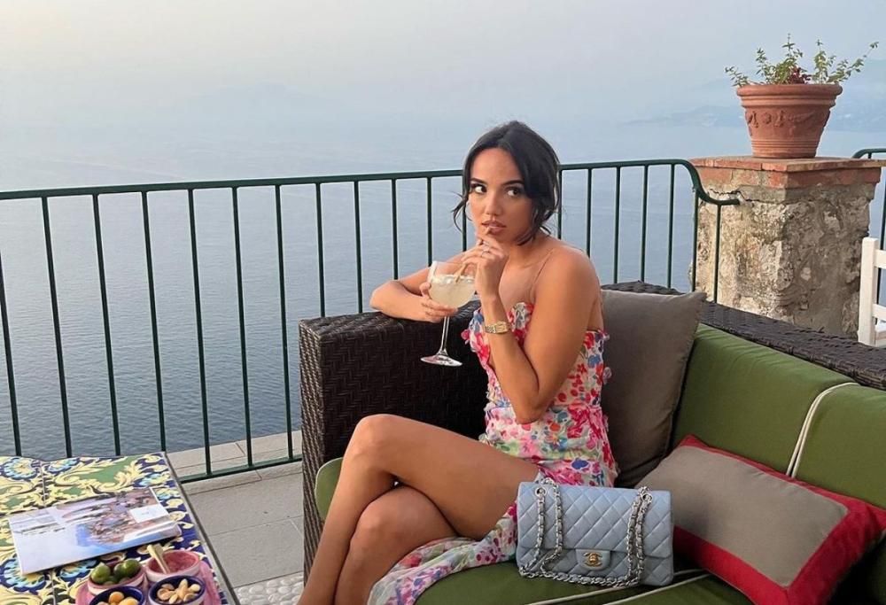 Chiede il conto in banca al primo appuntamento: “No perditempo”