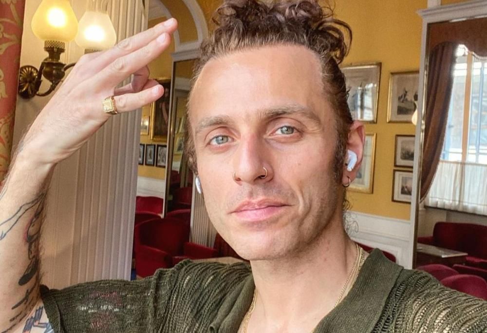 Ghemon artista poliedrico, da cantante a comico stand-up comedy