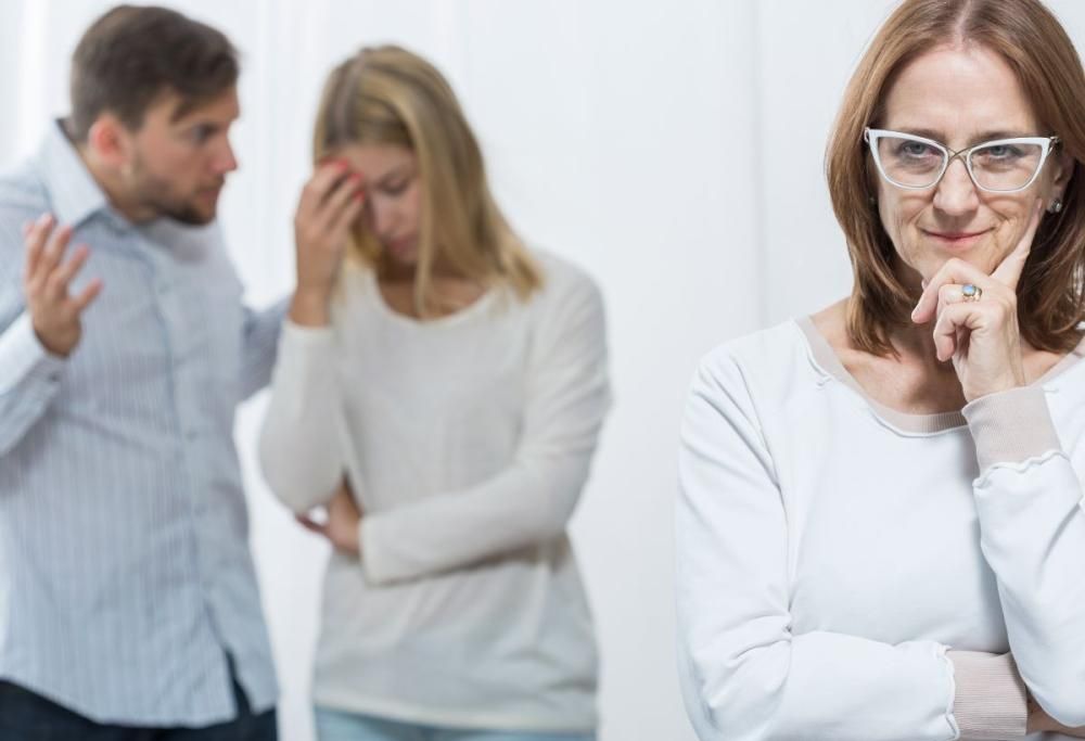 Sposa si ribella alla suocera: la diatriba sull’abito finisce male