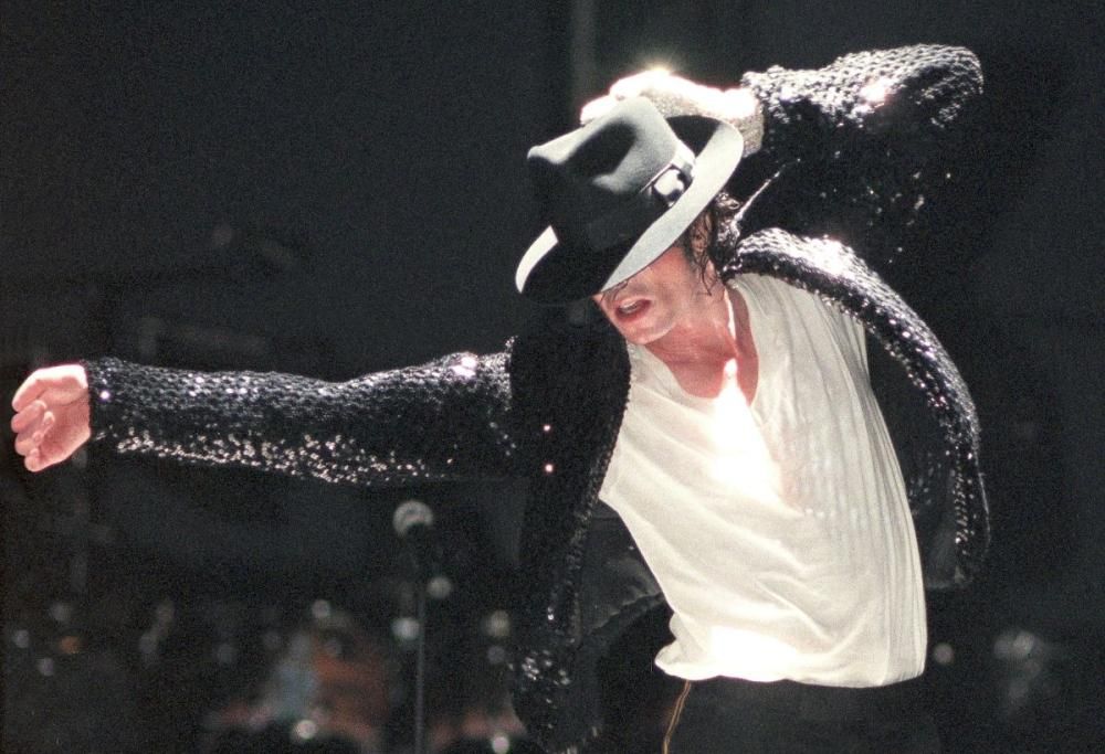 Aggiudicato per 77.640€ il cappello del moonwalk di Michael Jackson