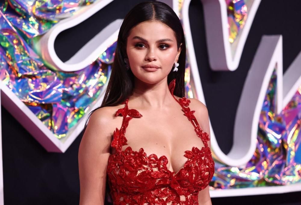 Selena Gomez paparazzata con un “uomo misterioso”: ecco chi è