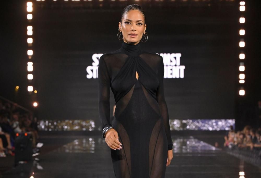 Elodie sfila sulla passerella della Parigi Fashion Week: “Sono molto felice”