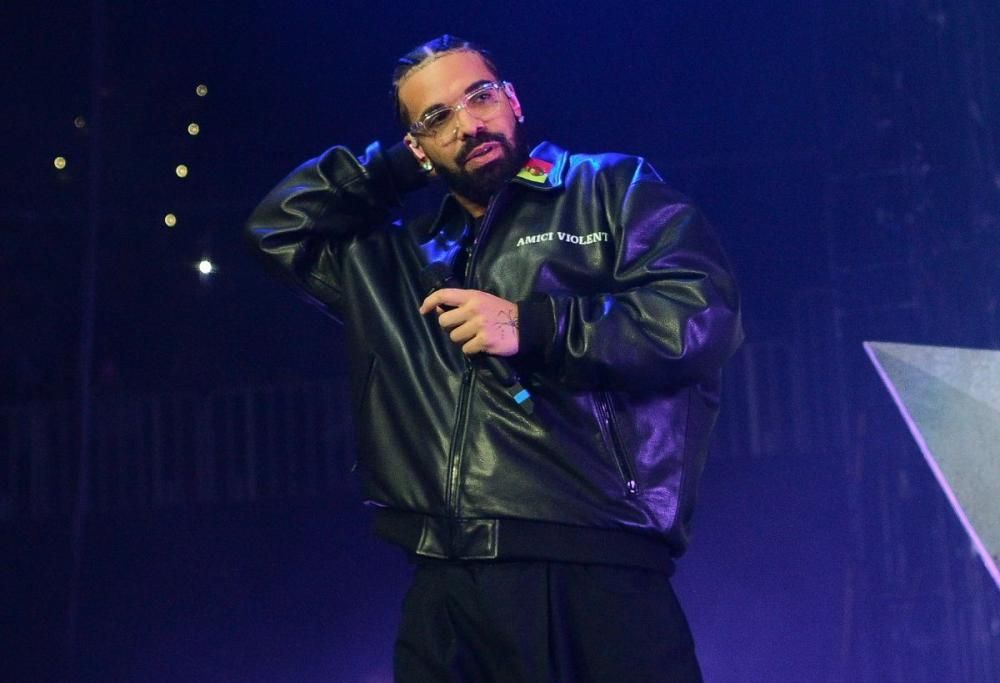 Drake: “Non farò musica per un po’”, per lui problemi di salute