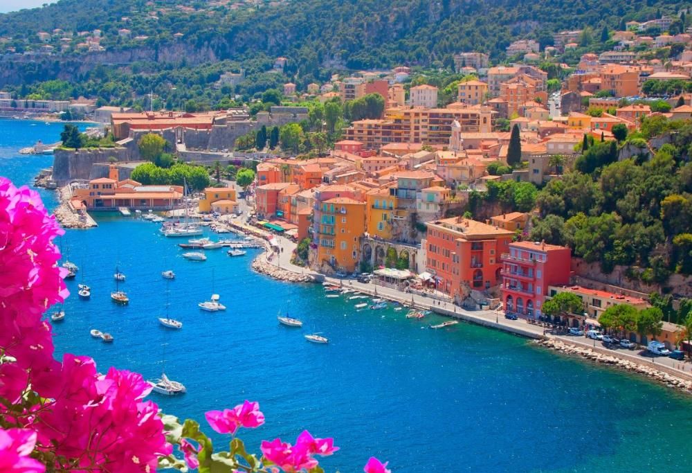 Saint-Tropez, lascia “solo” 500 € di mancia: inseguito dal cameriere