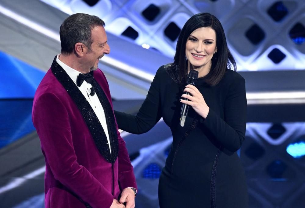 Laura Pausini su Sanremo: “Condurlo? Impossibile, ho troppi impegni”