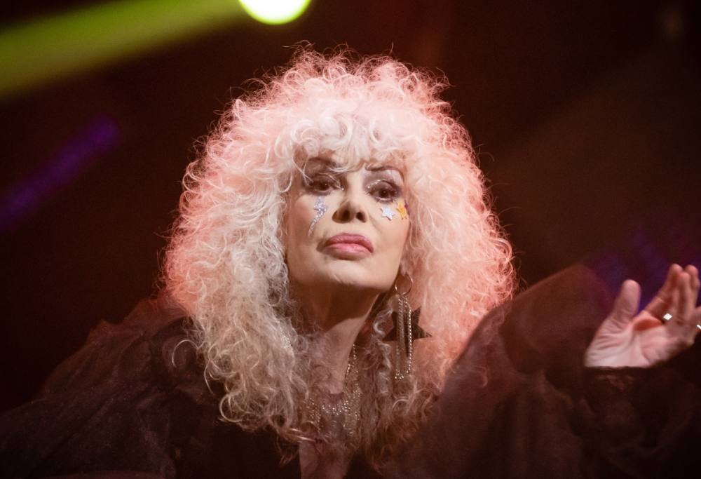 Donatella Rettore rivela il complicato rapporto con le colleghe