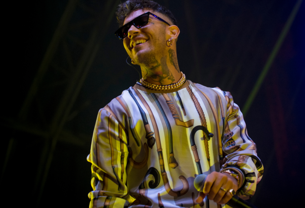 Emis Killa live: al Fabrique di Milano arriva il “No Phone Party”