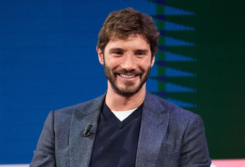 Sanremo Giovani 2026: svelati i 60 nomi di De Martino, da Amici a X Factor