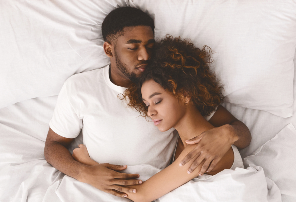 Sesso, autoerotismo e sonno profondo: la scienza scopre il legame