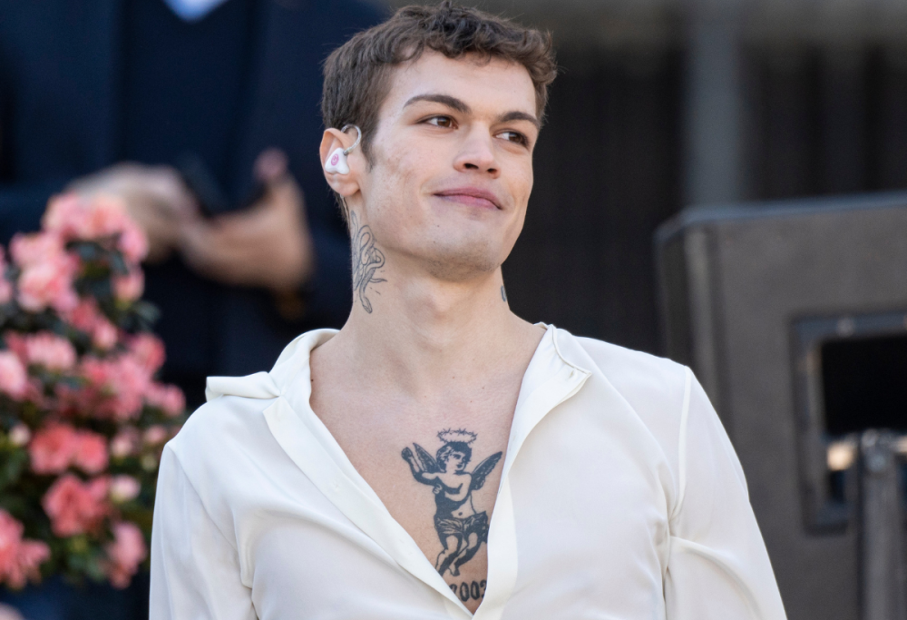 Blanco cambia taglio di capelli: la foto con il nuovo look è virale