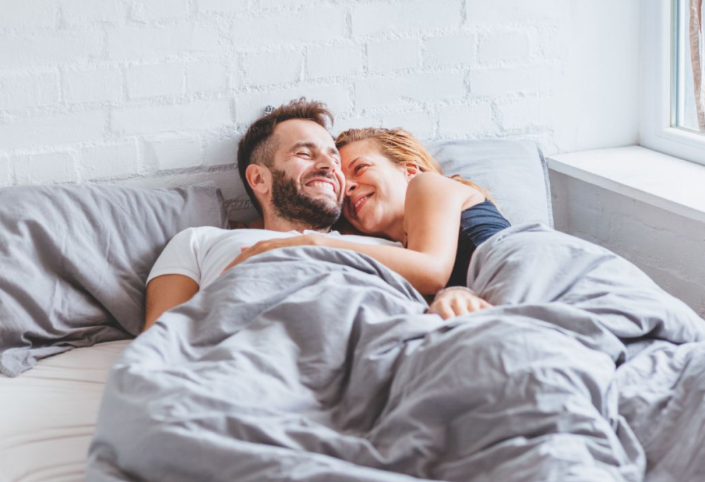 Dire che il tuo partner è pessimo a letto migliora i tuoi rapporti