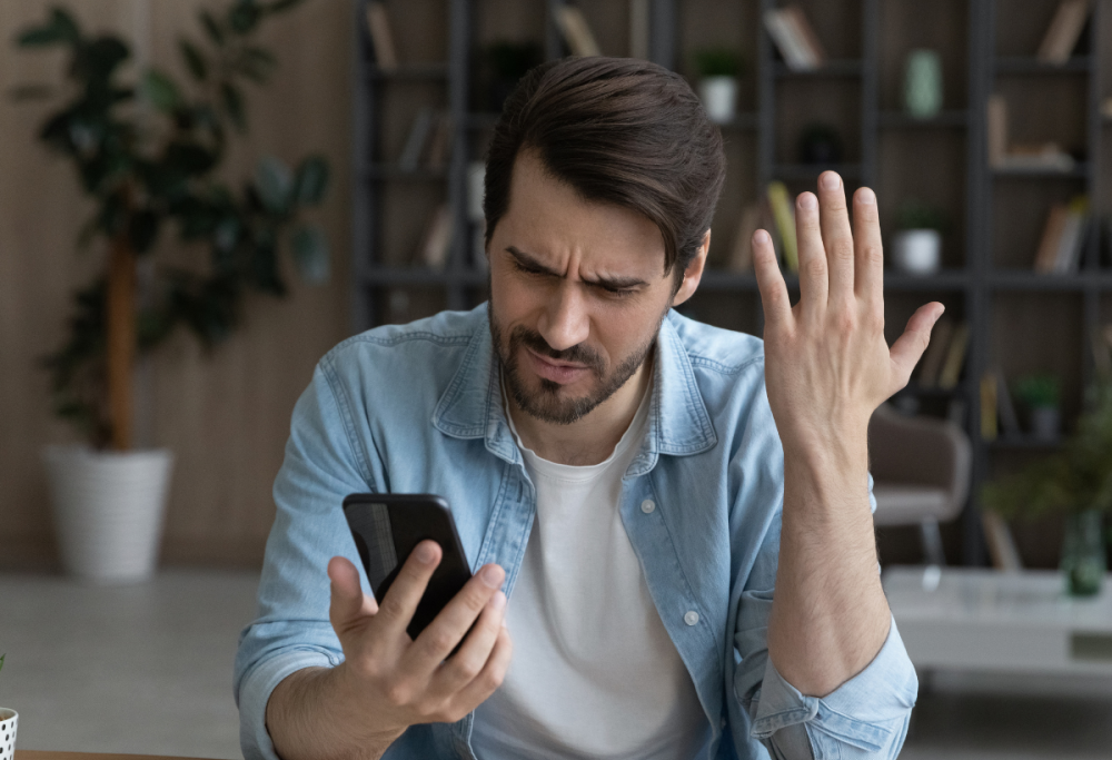Ti chiamano per un colloquio, ma è una truffa: ecco come funziona