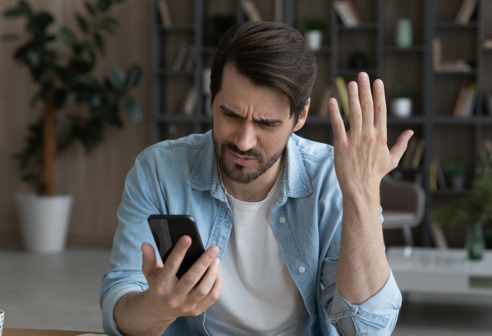 Questa icona sul telefono avvisa di un furto in corso: come agire