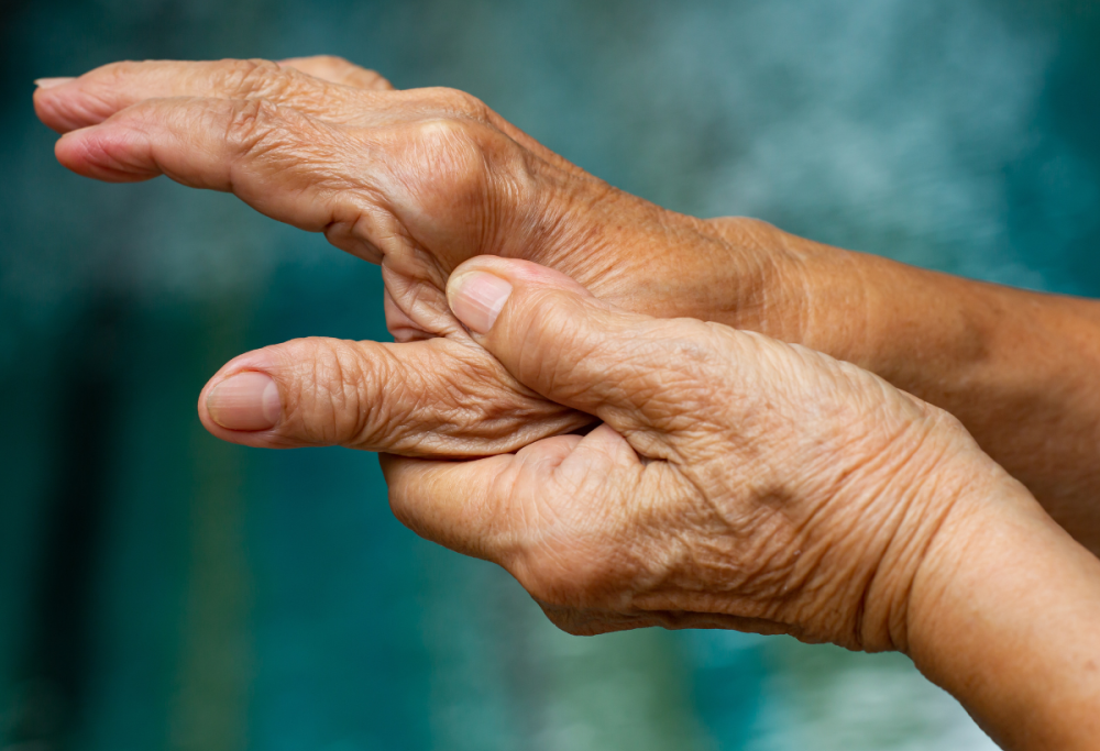 L’uso del pollice influenza il cervello: la scoperta che stupisce