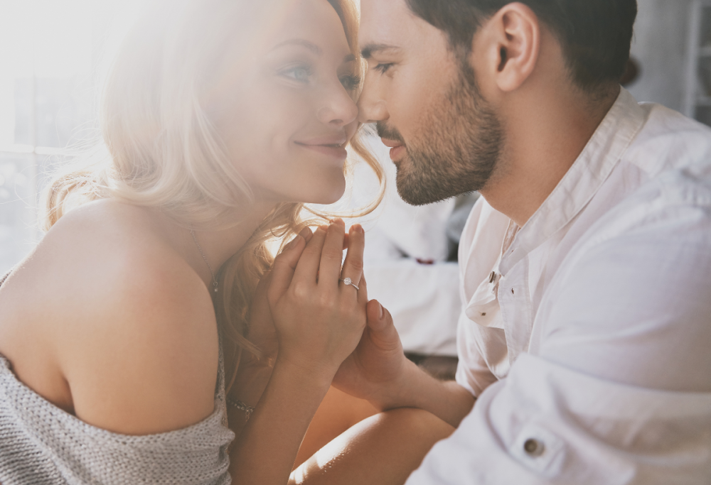 “Boyfriend glow-up”: il trend virale di TikTok che divide gli uomini