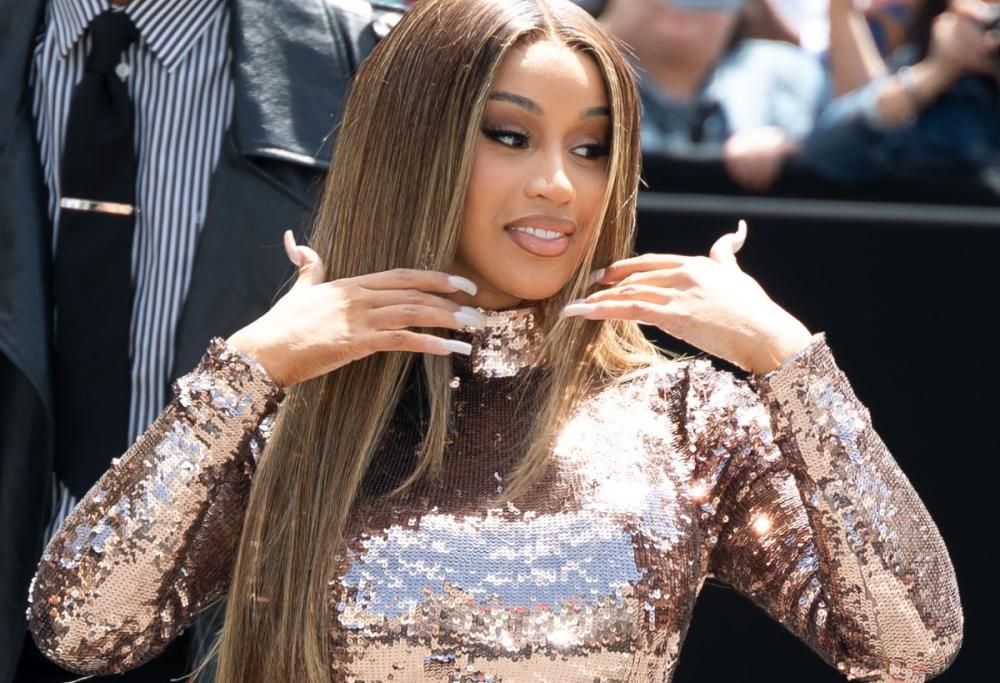 Cardi B: “Ho speso 12mila euro per un piercing, è finito nel water”