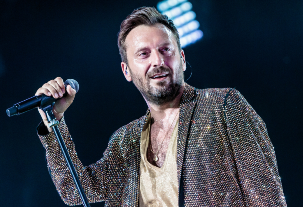 Cremonini: “Per prepararmi al tour no zucchero, social e alcol”