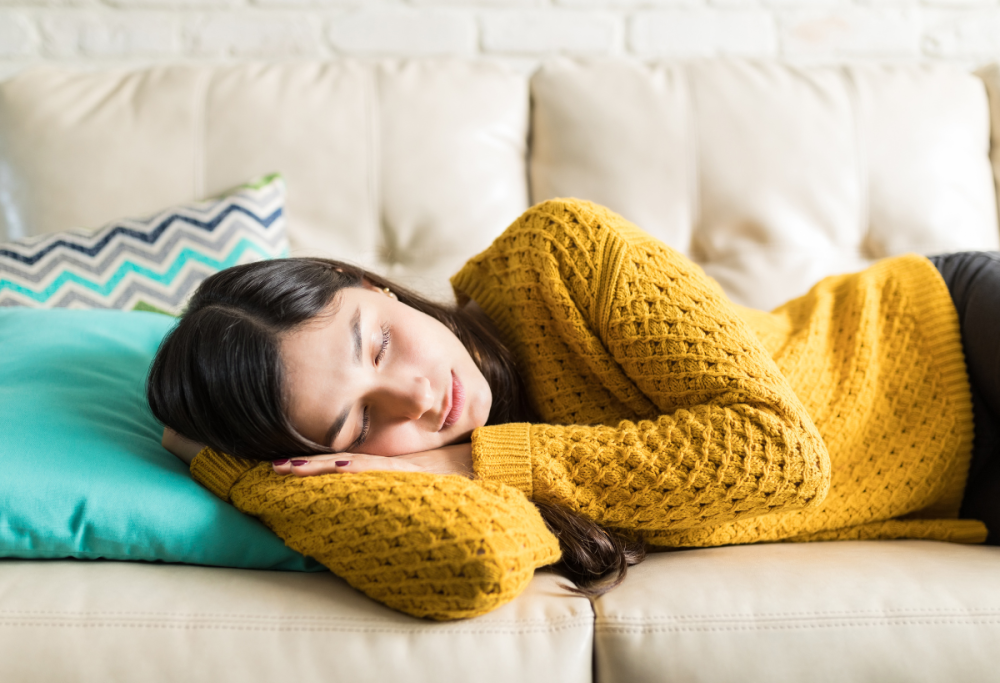 Il pisolino che “ringiovanisce” il cervello: ecco l’ora perfetta