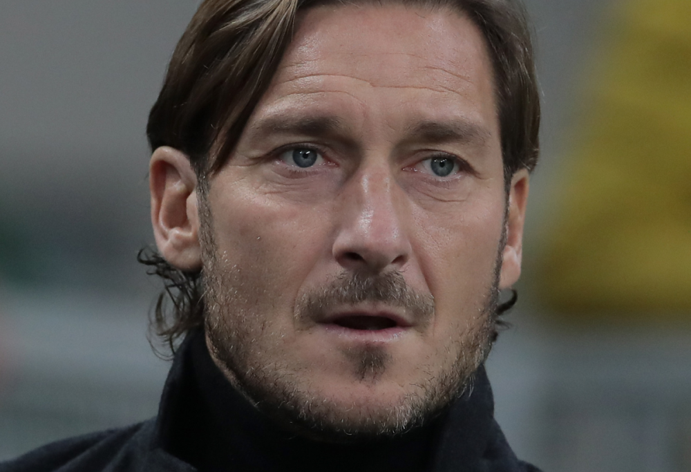 Totti: “La maglia ‘6 unica’? Era per la curva, non per Ilary Blasi”