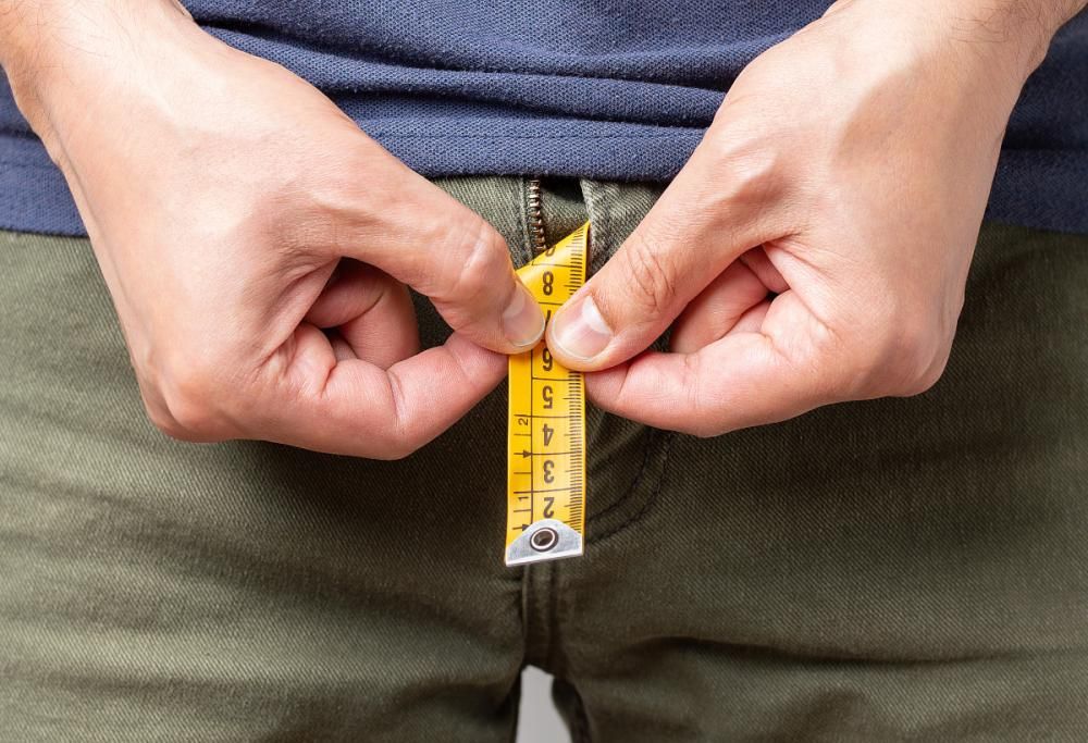 Può un sorriso rivelare le dimensioni di un uomo?