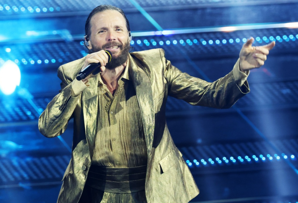 Sanremo: lo show di Jovanotti infiamma il pubblico dell’Ariston