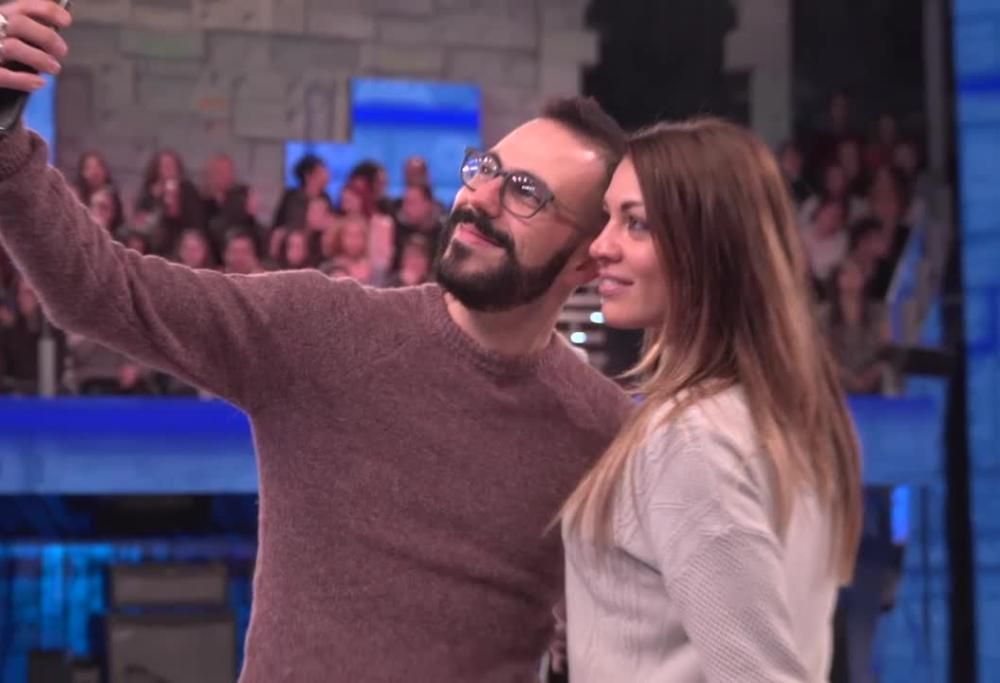 Ylenia e Dario Spada: “Ecco lo studio di Radio 105 nella scuola di Amici!”