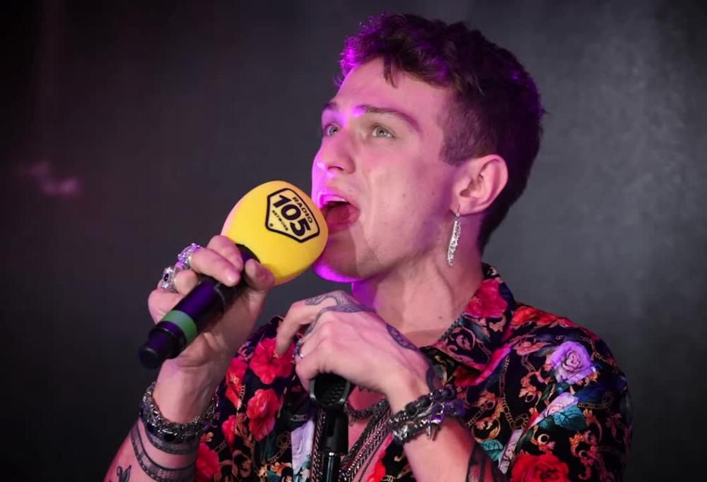 Lo showcase di Irama a 105 Mi Casa: «”Giovani” è un disco ricco di colori»