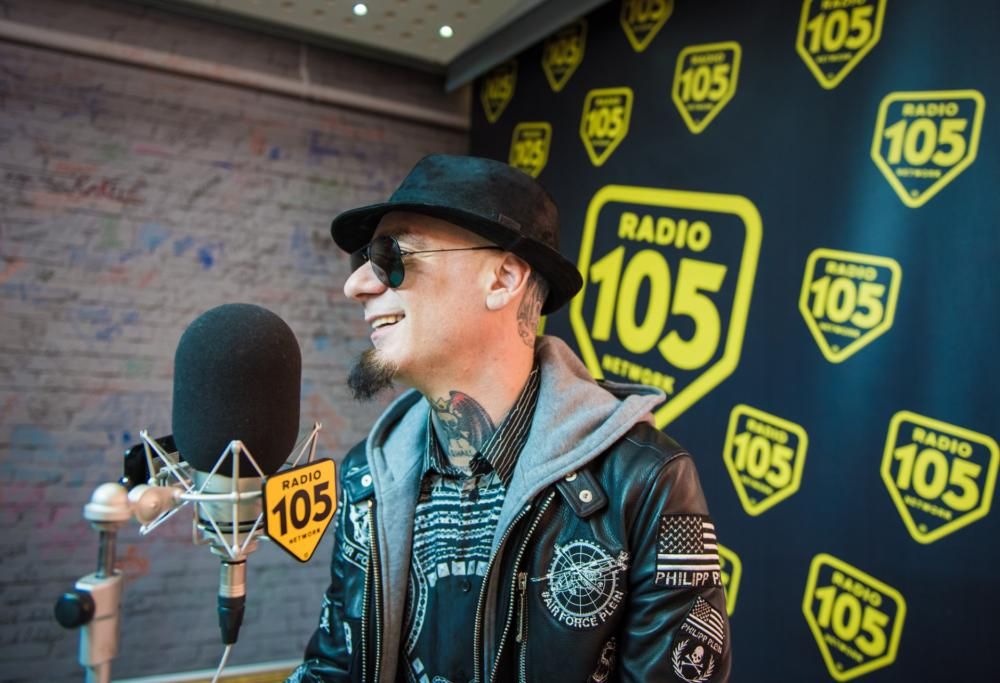 J-Ax a 105 Mi Casa: guarda le foto